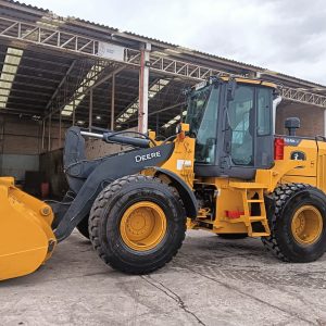 Cargador frontal usado John Deere 624k​ 2023