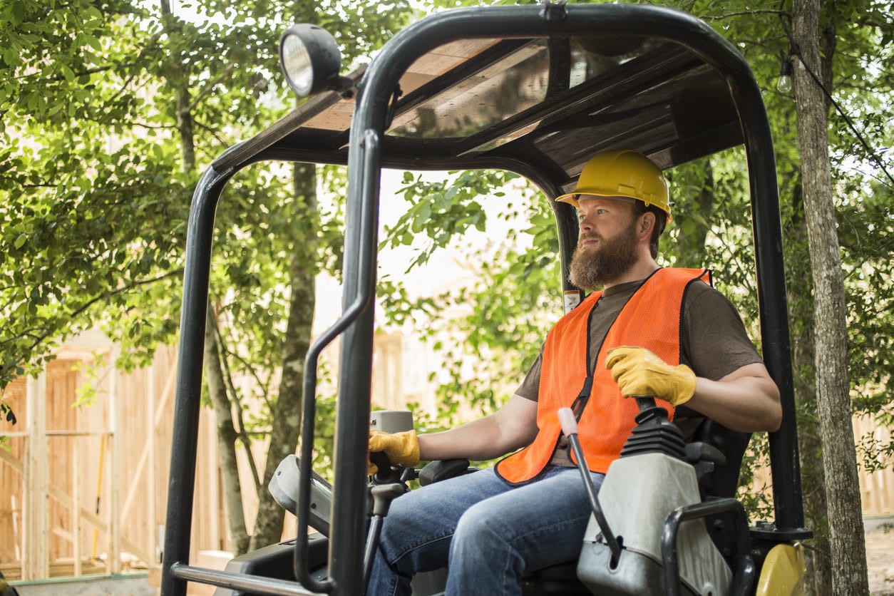 Cómo proteger al operador de maquinaria y los equipos en faena